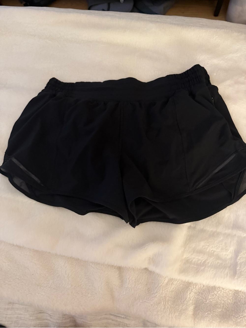 lululemon athletica Hotty Hot HR 2.5” Black Women's Athletic Shorts